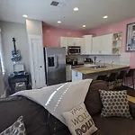 Dolly Would - Near Music Row King Beds Holiday home *