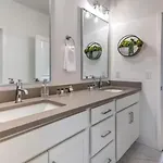 Holiday home New 4bdrm House With Views, Pool Table, 5min To Downtown! Sleeps 22! *