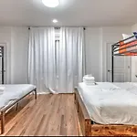 Holiday home New 4bdrm House With Views, Pool Table, 5min To Downtown! Sleeps 22! Nashville