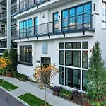 Hotel 121 By Avantstay 4*