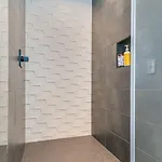 Stylish 4bed Retreat With Rooftop, Garage, Peloton, Sleeps 12, Fire Table, Gourmet Kitchen, Cozy Living Space, Dedicated Parking, Near Distilleries, Marathon Village And Nightlife, Chic Skyline Views, 24 Hour Hospitality * Nashville