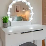 Holiday home Stylish East Nash Retreat, Walk To Local Favorites, Sleep 10 With Smart Tvs, Workspace & Fast Wifi, Attached Garage & Full Kitchen, Walk To Mas Tacos, Drive 10 Min To Downtown Broadway, 24 Hr Hospitality Nashville