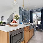 The Iris - Walk To Dining And Nightlife Rooftop! Holiday home Nashville