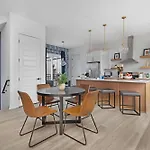 Holiday home The Iris - Walk To Dining And Nightlife Rooftop! Nashville