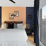 Holiday home The Aster - Rooftop Patio 2 Miles To Broadway *