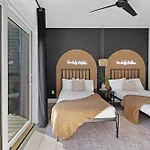 The Sunflower - Mins To Broadway And Rooftop Patio! Holiday home