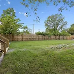 Vibey Unit In Duplex