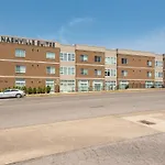 Unit 105 Stylish Condo With Free Parking And Close To Downtown