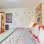 Holiday home 6 Mi To Downtown: 70s-themed In Nashville! Nashville