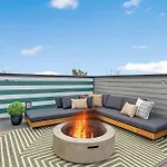 The Daylily Rooftop Patio, Steps To Dining *