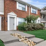 Brentwood U5 I Cozy & Comfy I 2bd I Free Parking Apartment