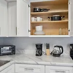 Brentwood U4 I Cozy & Comfy I 2bd I Free Parking