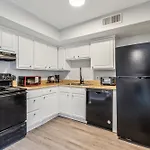 Apartment Brentwood U9 I Cozy & Comfy I 2bd I Free Parking