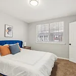 Brentwood U2 I Cozy & Comfy I 2Bd I Free Parking