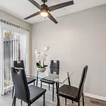 Brentwood U9 I Cozy & Comfy I 2bd I Free Parking Apartment