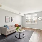 Brentwood U2 I Cozy & Comfy I 2bd I Free Parking
