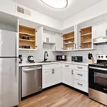 Brentwood U2 I Cozy & Comfy I 2bd I Free Parking *