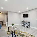 Brentwood C4 I Cozy & Comfy I 2bd I Free Parking *