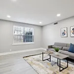 Brentwood C4 I Cozy & Comfy I 2bd I Free Parking *