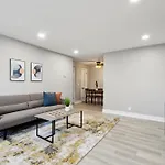 Brentwood C4 I Cozy & Comfy I 2bd I Free Parking