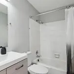 Brentwood S I Cozy & Comfy I 2bd 15 Bth Apartment *