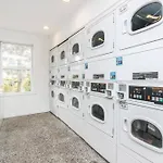 Brentwood C2 I Cozy & Comfy I 2Bd I Free Parking