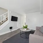 Brentwood U4 I Cozy & Comfy I 2bd I Free Parking Apartment *