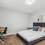 Brentwood U10 I Cozy & Comfy I 2bd I Free Parking