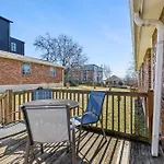 Family Friends And Free Parking Close To Downtown *