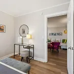 Family Friends And Free Parking Close To Downtown Nashville