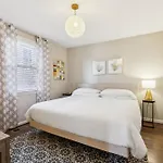 Holiday home Family Friends And Free Parking Close To Downtown *
