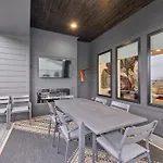 Stylish Multi-Level Retreat Rooftop & Pool Table