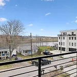 New Modern Multi-Level Home Pooltable & Rooftop