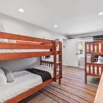 Holiday home Chic And Cozy - Walk To Bars, Coffee, And Restaurants Nashville