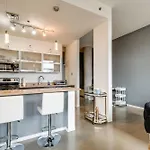 Holiday home 5m217 Longterm Just Across The River From Downtown