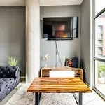 5m217 Longterm Just Across The River From Downtown