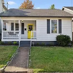 Historic Family Home *Walk To Bars & Restaurants*