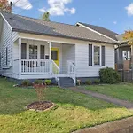 Historic Family Home *Walk To Bars & Restaurants*