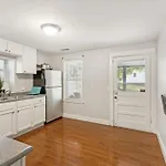 Historic Family *walk To Bars & Restaurants* Holiday home *