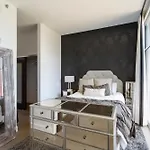 5m307- Elegant With Rooftop Deck Holiday home *