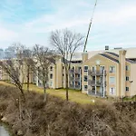 Cumberland River Views Walk To Broadway Downtown Stadium Rockin Riverfront