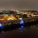 Cumberland River Views Walk To Broadway Downtown Stadium Rockin Riverfront