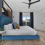 Holiday home The Trillium & The Iris - 2 Homes 6 Bedrooms Nashville