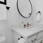 The Trillium & The Iris - 2 Homes 6 Bedrooms * Nashville