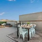 The Trillium & The Iris - 2 Homes 6 Bedrooms