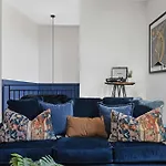The Trillium & The Iris - 2 Homes 6 Bedrooms Nashville