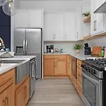 The Trillium & The Iris - 2 Homes 6 Bedrooms Holiday home *