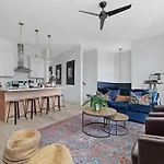 Holiday home The Trillium & The Iris - 2 Homes 6 Bedrooms *