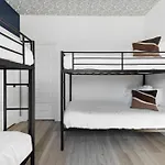 Holiday home The Trillium & The Iris - 2 Homes 6 Bedrooms *