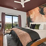 Hyve Apartment *